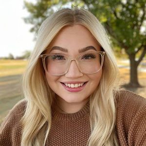 Meet your Posher, Kayla